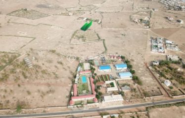 NGAPAROU : Vaste terrain à vendre entièrement clôturé