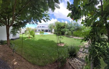 NGAPAROU : Belle villa contemporaine à vendre de 3 chambres