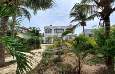 MBOUR : Villa à vendre en 1ere ligne mer