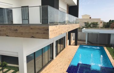 SALY : Grande villa à vendre 6 chambres piscine