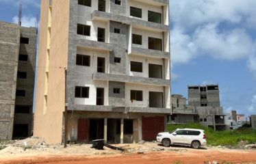 DAKAR NGOR : Immeuble R+6 à vendre clés en main