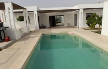 SINTHIANE : Propriété composée de deux villas et son bungalow avec piscine