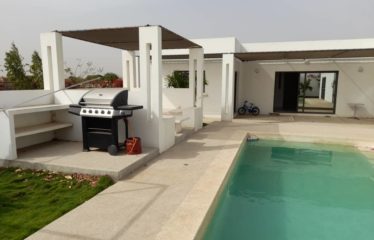 SINTHIANE : Propriété composée de deux villas et son bungalow avec piscine