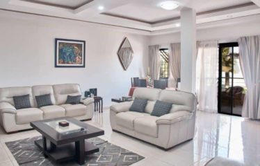 DAKAR ALMADIES : Villa R+2 à vendre