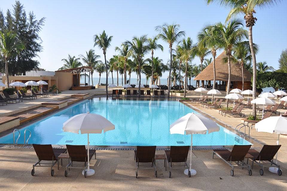 La piscine ouverte aux toursites de l'Hôtel Palm Beach Saly au Sénégal