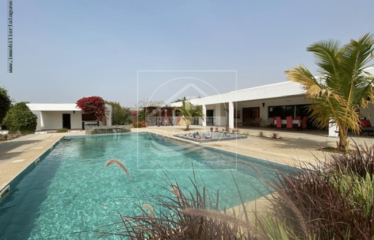 NGUERIGNE : Villa à vendre avec bungalows indépendants