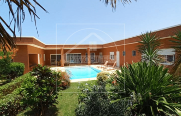 NGAPAROU : Villa récente à vendre derrière Saly Center