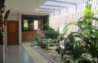 NGAPAROU : Villa à vendre afro-contemporaine 4 chambres