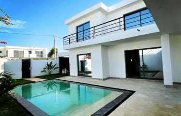 SOMONE : Villa neuve contemporaine à vendre 3 chambres avec piscine