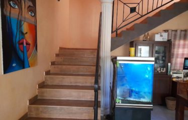 NGUERIGNE : Villa 4 chambres à vendre en R+1 avec piscine