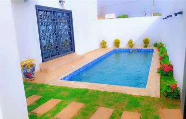 SOMONE : Villa contemporaine 4 chambres avec piscine à vendre