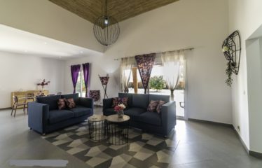 SALY : Villa afro contemporaine 3 chambres avec piscine à vendre