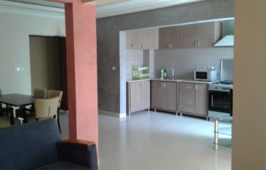 DAKAR ALMADIES : Appartement meublé à louer 5 minutes de la plage