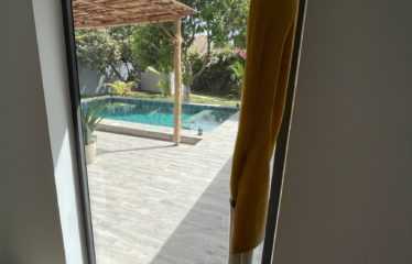 NGAPAROU : Villa neuve à vendre de 4 chambres avec piscine