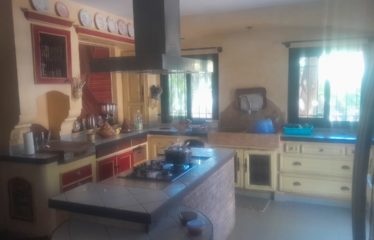 NGAPAROU : Villa de 5 chambres à vendre sur un terrain de 1500 m2