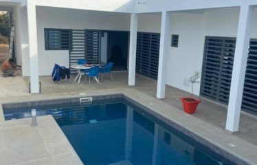 SOMONE : Belle villa plain-pied à vendre de 3 chambres avec piscine
