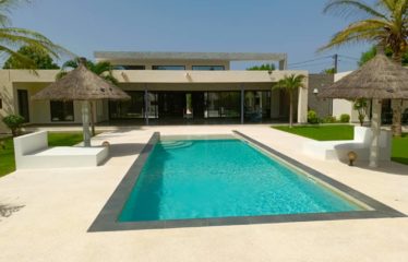 NGAPAROU : Villa plain-pied de standing avec piscine à louer