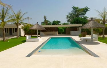 NGAPAROU : Villa plain-pied de standing avec piscine à louer