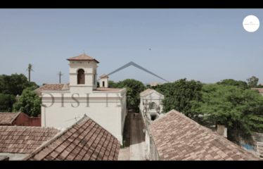 DAKAR – ÎLE DE GORÉE : Ravissante maison traditionnelle de 125M² en angle à vendre