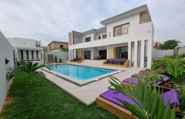 NGAPAROU : Villa en deuxième ligne de mer à vendre