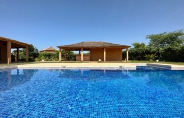 NIANING : Splendide villa 3 chambres sur 1900M² de terrain avec piscine à vendre