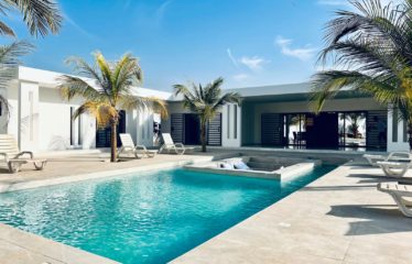 NGUERIGNE : Villa 3 chambres dont 1 studio avec piscine à louer (saisonnier)