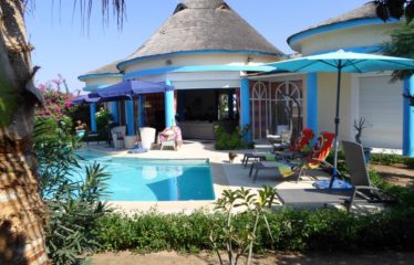 NGAPAROU : Villa traditionnelle atypique 4 chambres avec vue sur mer à vendre