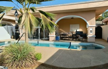 NGAPAROU : Villa 2 chambres avec piscine à vendre