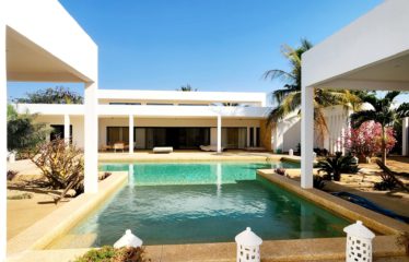 NGUERIGNE : Villa contemporaine à vendre 500 m²