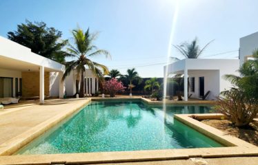 NGUERIGNE : Villa contemporaine à vendre 500 m²