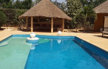SALY : Villa 3 chambres et son studio indépendant en résidence avec piscine à vendre