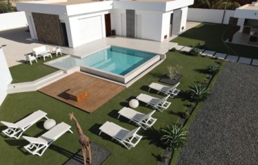 SOMONE : Villa standing au concept innovant avec piscine à vendre