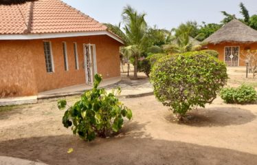 SALY : Lot de 5 bungalows et une case privative sur un terrain de 1 904 m2 à vendre