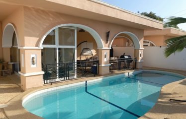 NGAPAROU : Villa 2 chambres avec piscine à vendre