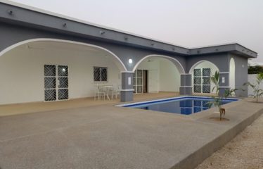 NGAPAROU : Villa 3 chambres et un studio avec piscine à louer (longue durée)