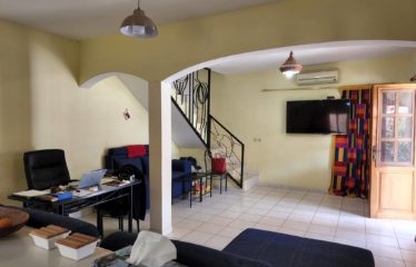 NGAPAROU : Villa R+1 en résidence à vendre