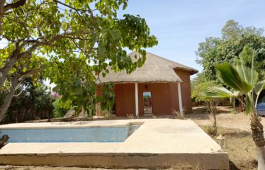 BANDIA : Case 3 chambres avec piscine à vendre