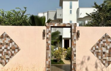 SOMONE : Villa à vendre 600M² Piscine 2 séjours/salle à manger 6 chambres