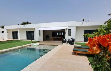 SALY : Villa contemporaine (bail) 3 chambres avec piscine à vendre
