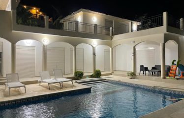 NGAPAROU : Villa 3 chambres avec piscine deuxième ligne à vendre