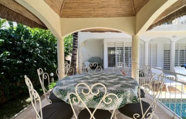 NGAPAROU : Villa 3 chambres avec piscine deuxième ligne à vendre