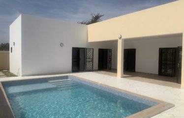 NGUERIGNE : Villa neuve de 3 chambres avec piscine à vendre