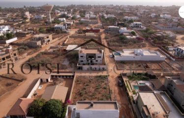 LA SOMONE : Terrain d’angle à vendre 600M² dans quartier résidentiel